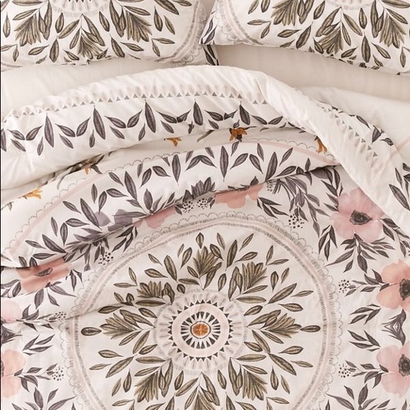 TwinXL Urban Outfitters Iris Sketch Comforter Set - Picture 2 of 2